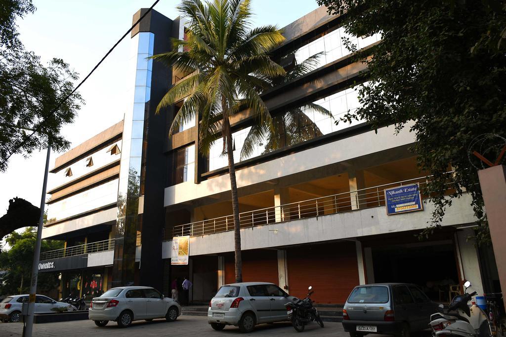 Hotel Opulence Nadiād Exterior foto